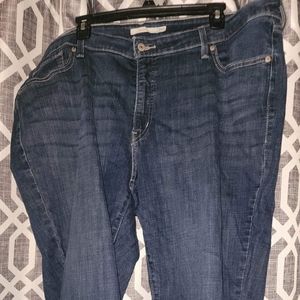 Levi boyfriend jeans. Size 24